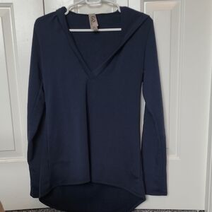GO Couture Deep V-Neck Hooded Top Size Medium